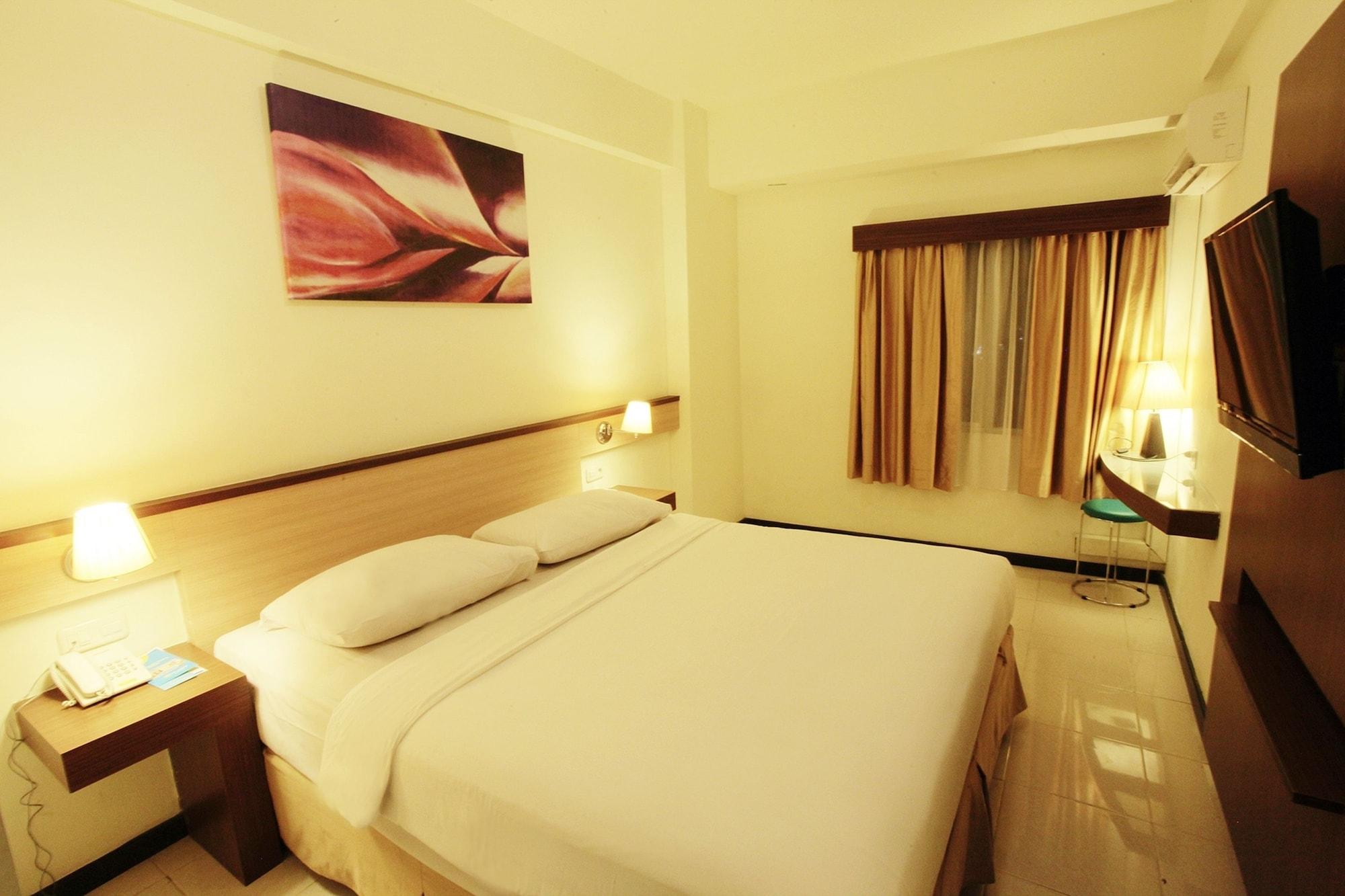Everyday Smart Hotel - Malang Exterior foto
