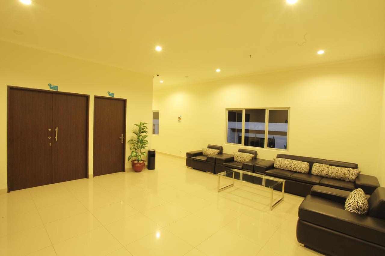 Everyday Smart Hotel - Malang Exterior foto