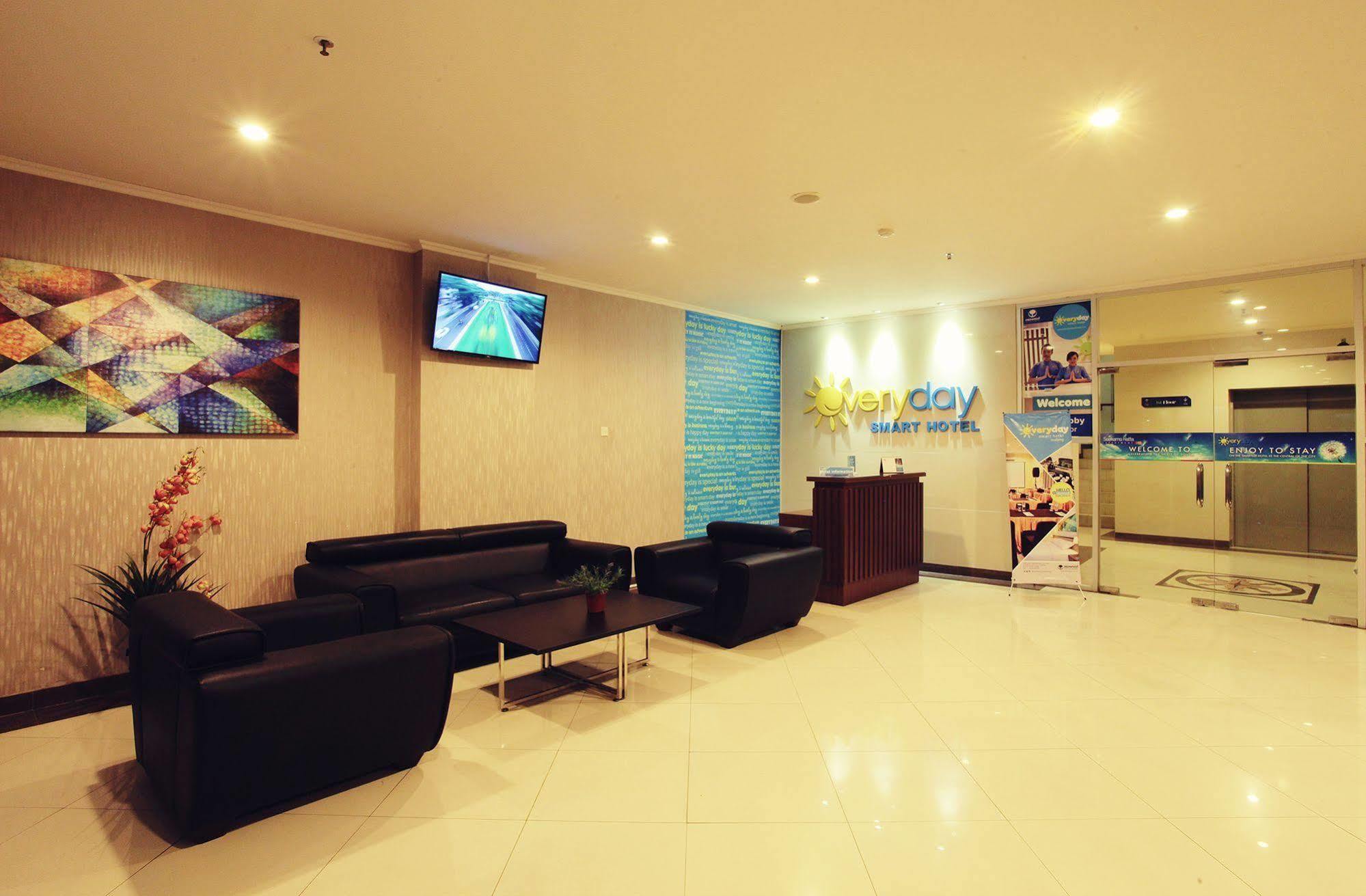 Everyday Smart Hotel - Malang Exterior foto