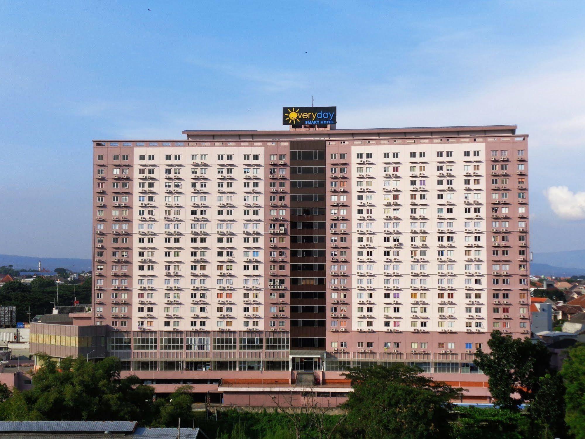 Everyday Smart Hotel - Malang Exterior foto